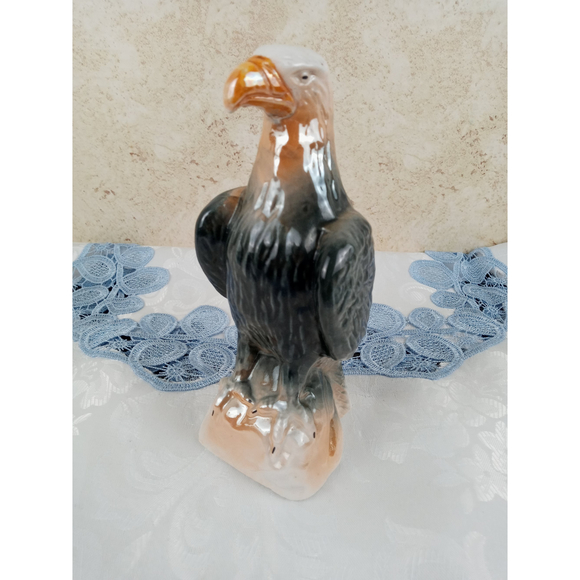 Vintage Glazed Bald Eagle Ceramic Figurine Perched Wings Closed Made in Brazil - Picture 1 of 10